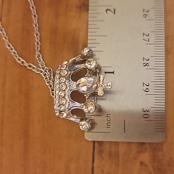 Crown Silver Tone With Rhinestones Unisex Chained Decor Brooch - Picture 4 of 8